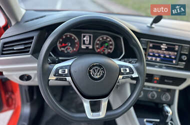 Седан Volkswagen Jetta 2019 в  фото 16 Седан Volkswagen Jetta 2019 в