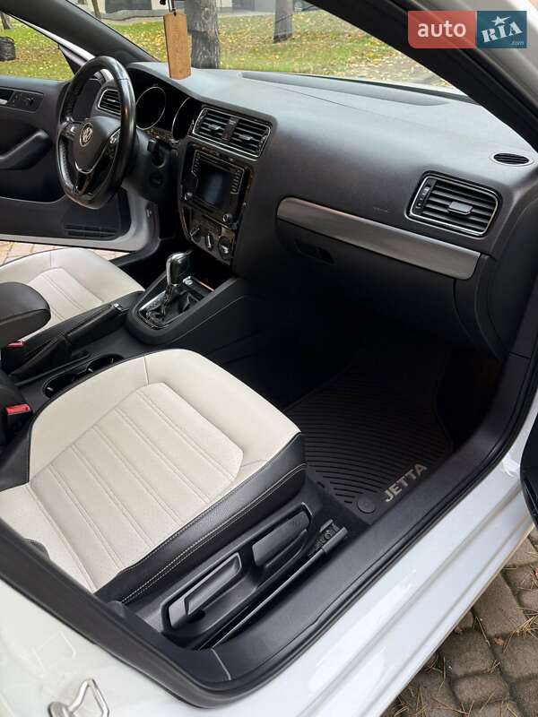 Седан Volkswagen Jetta 2015 в Броварах фото 4 Седан Volkswagen Jetta 2015 в Броварах