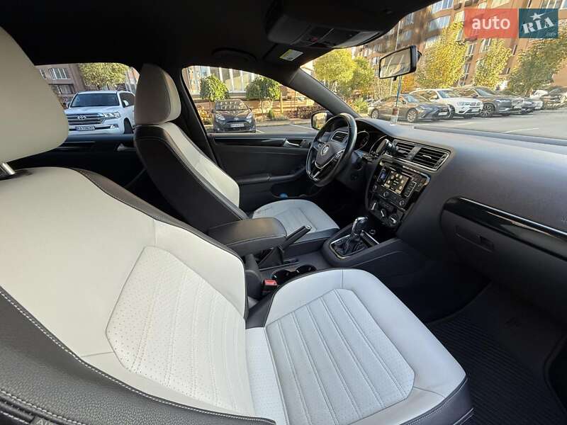 Седан Volkswagen Jetta 2015 в Киеве фото 15 Седан Volkswagen Jetta 2015 в Киеве