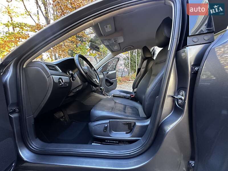 Седан Volkswagen Jetta 2013 в Киеве