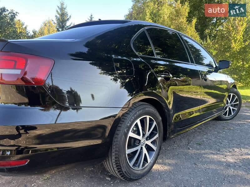 Седан Volkswagen Jetta 2012 в Золочеві