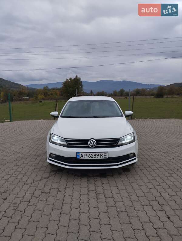 Седан Volkswagen Jetta 2016 в Сваляві