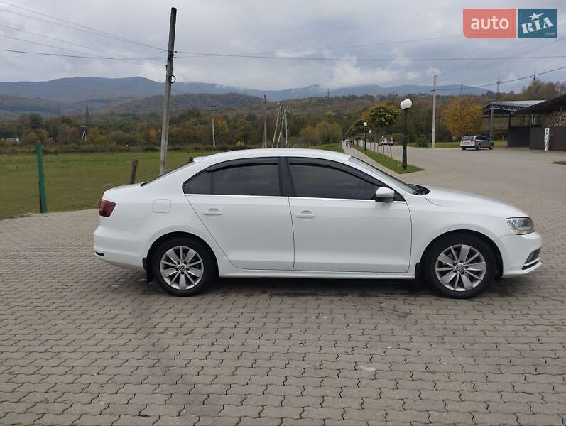 Седан Volkswagen Jetta 2016 в Сваляві