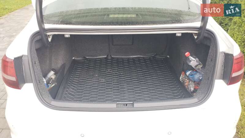 Седан Volkswagen Jetta 2016 в Сваляві