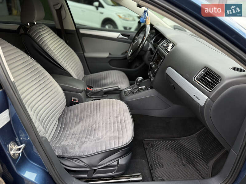 Седан Volkswagen Jetta 2015 в Одессе фото 42 Седан Volkswagen Jetta 2015 в Одессе