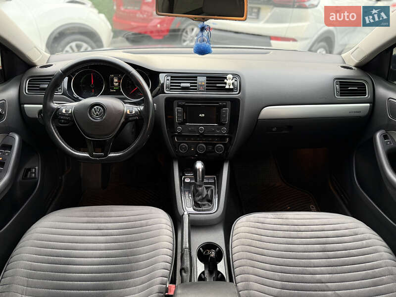 Седан Volkswagen Jetta 2015 в Одессе фото 46 Седан Volkswagen Jetta 2015 в Одессе