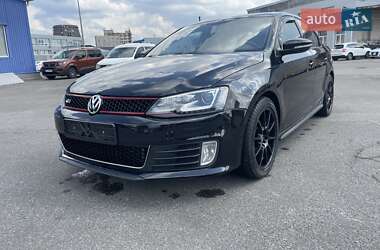 Седан Volkswagen Jetta 2015 в Києві