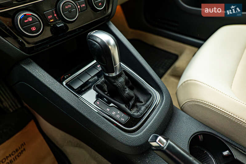 Седан Volkswagen Jetta 2016 в Киеве фото 16 Седан Volkswagen Jetta 2016 в Киеве