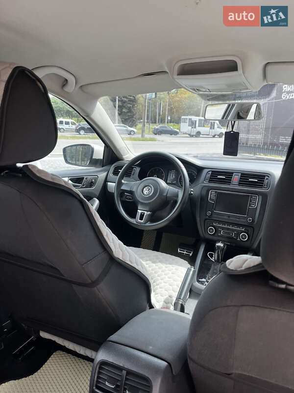 Седан Volkswagen Jetta 2011 в Полтаве