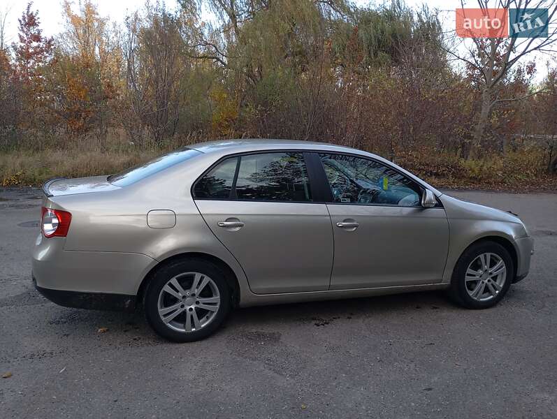 Седан Volkswagen Jetta 2006 в Львове