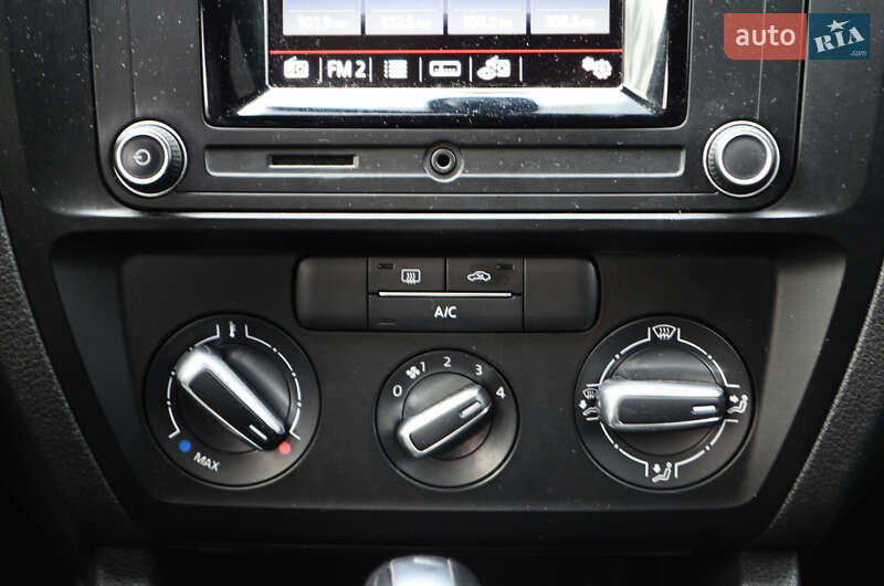Седан Volkswagen Jetta 2016 в Киеве фото 20 Седан Volkswagen Jetta 2016 в Киеве