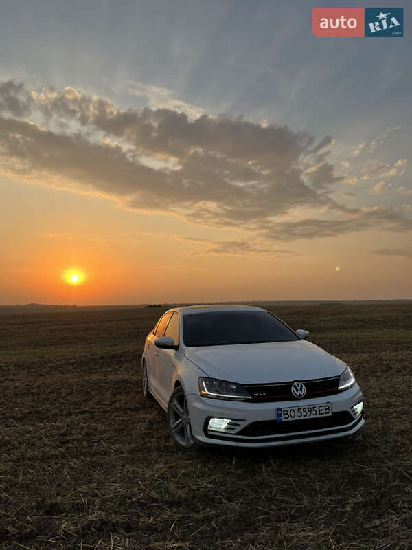 Седан Volkswagen Jetta 2015 в Борщеве