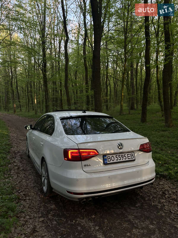 Седан Volkswagen Jetta 2015 в Борщеве
