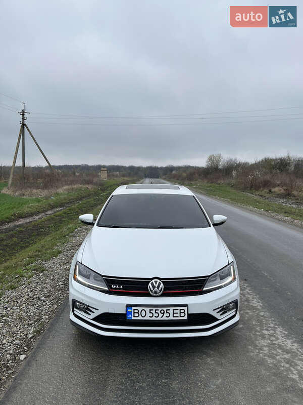 Седан Volkswagen Jetta 2015 в Борщеве