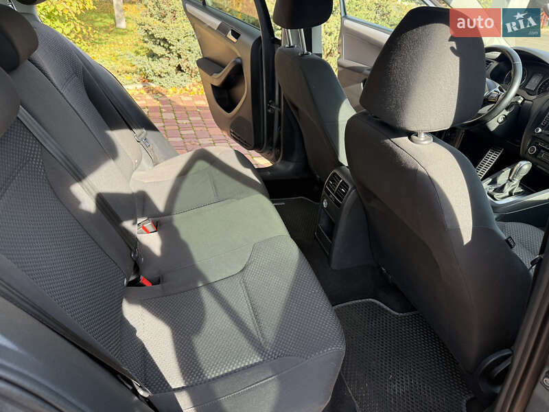 Седан Volkswagen Jetta 2012 в Одессе