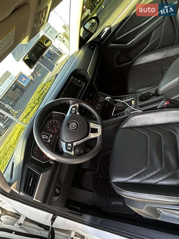 Седан Volkswagen Jetta 2019 в Одессе