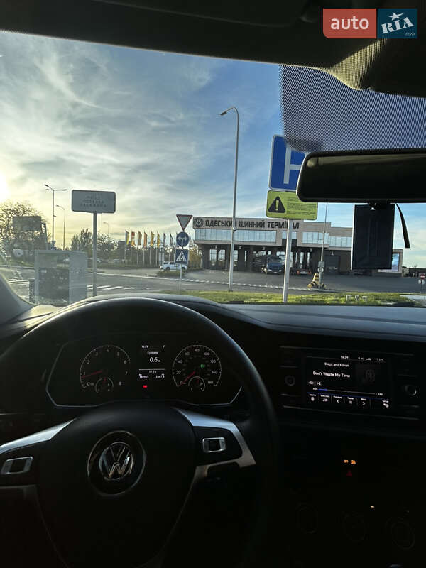 Седан Volkswagen Jetta 2019 в Одессе