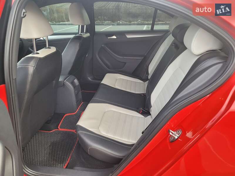 Седан Volkswagen Jetta 2016 в Тернополе фото 16 Седан Volkswagen Jetta 2016 в Тернополе