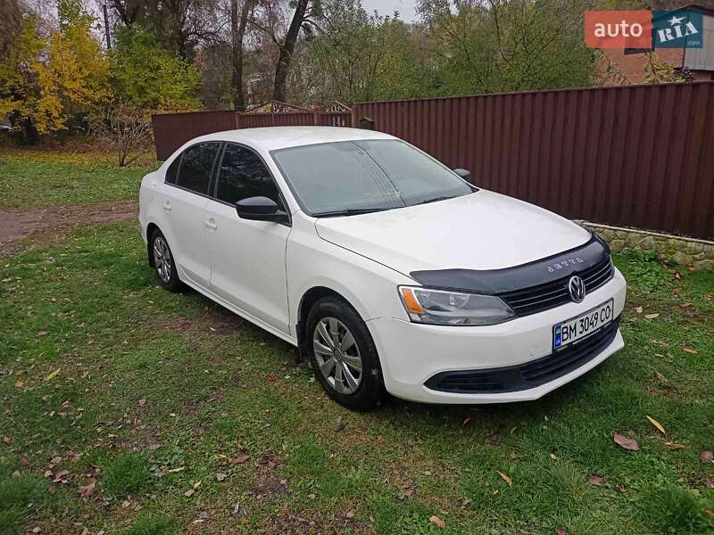 Седан Volkswagen Jetta 2012 в Ромнах