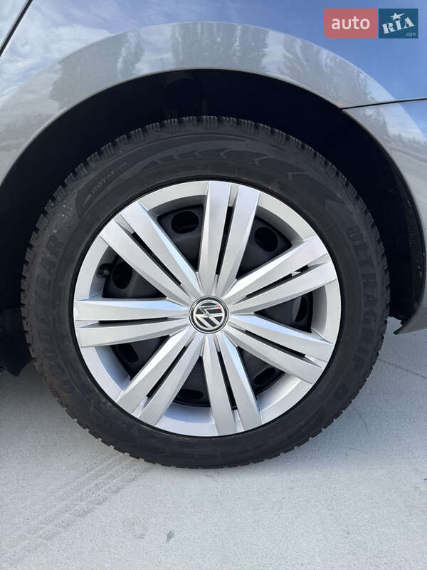 Седан Volkswagen Jetta 2016 в Києві
