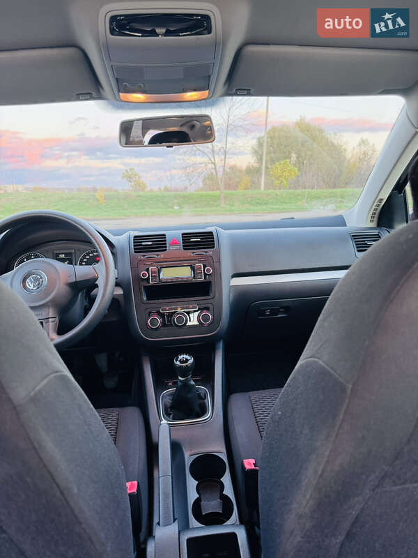 Седан Volkswagen Jetta 2010 в Балте