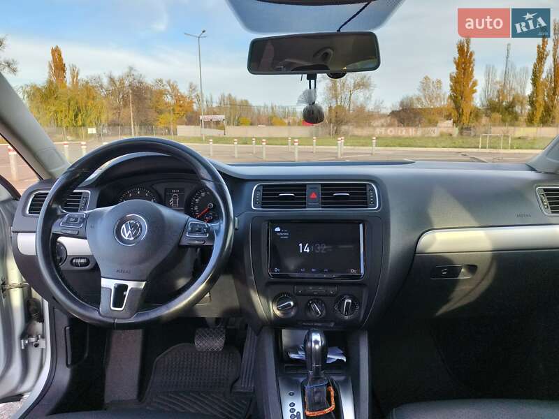 Седан Volkswagen Jetta 2012 в Кривому Розі
