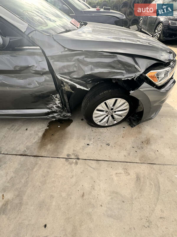 Седан Volkswagen Jetta 2019 в Львові