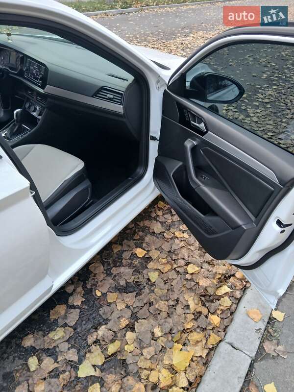 Седан Volkswagen Jetta 2019 в Ромнах фото 27 Седан Volkswagen Jetta 2019 в Ромнах