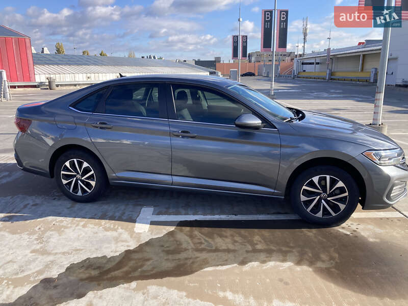 Седан Volkswagen Jetta 2022 в Киеве