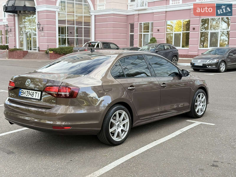Седан Volkswagen Jetta 2016 в Одессе