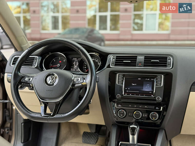 Седан Volkswagen Jetta 2016 в Одессе