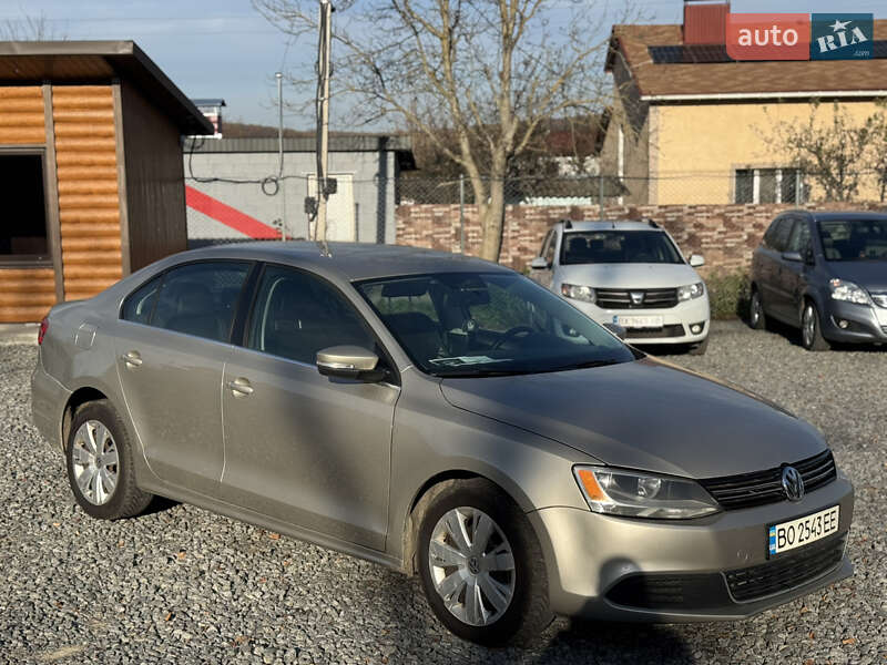 Седан Volkswagen Jetta 2012 в Хмельницком