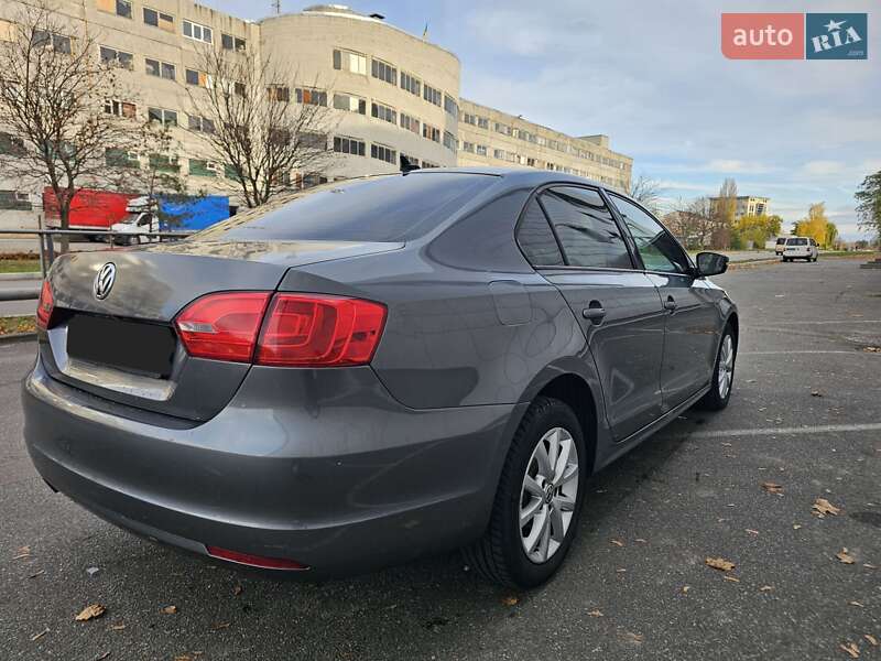 Седан Volkswagen Jetta 2011 в Броварах