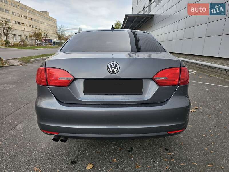 Седан Volkswagen Jetta 2011 в Броварах