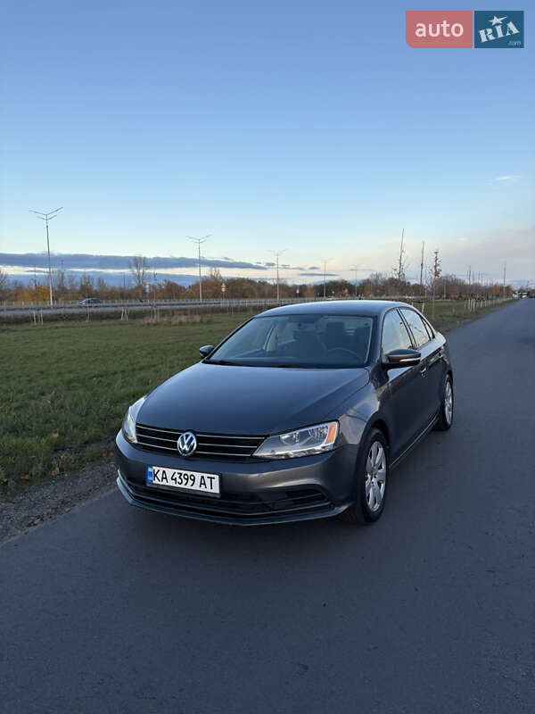 Седан Volkswagen Jetta 2015 в Києві