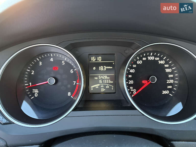 Седан Volkswagen Jetta 2015 в Києві