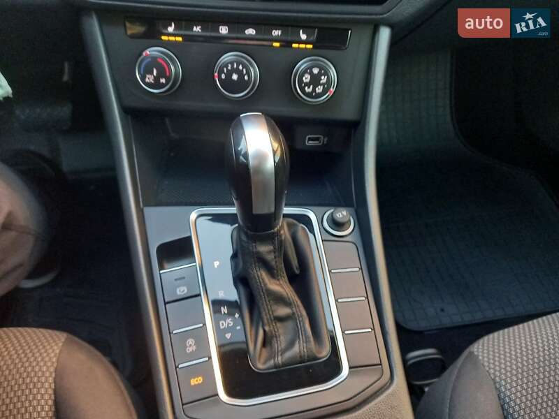 Седан Volkswagen Jetta 2018 в Львові фото 39 Седан Volkswagen Jetta 2018 в Львові