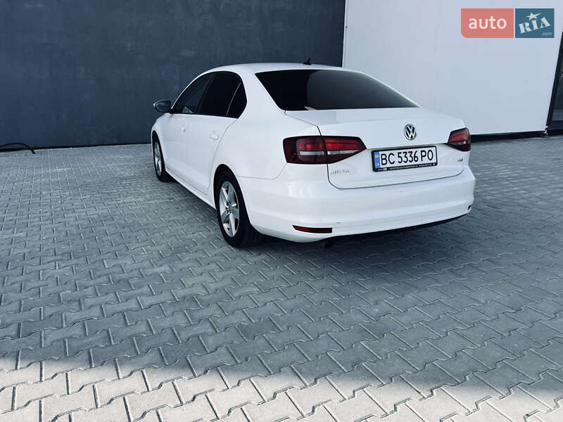 Седан Volkswagen Jetta 2016 в Львове