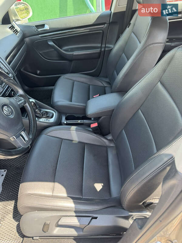 Универсал Volkswagen Jetta 2012 в Обухове фото 5 Универсал Volkswagen Jetta 2012 в Обухове