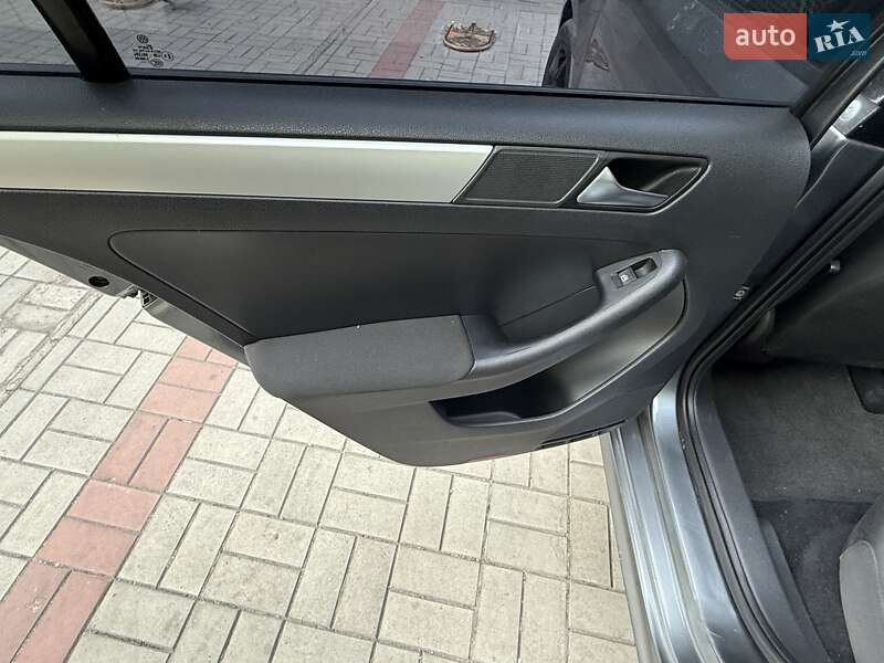 Седан Volkswagen Jetta 2013 в Запорожье фото 19 Седан Volkswagen Jetta 2013 в Запорожье