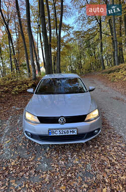 Седан Volkswagen Jetta 2013 в Винниках