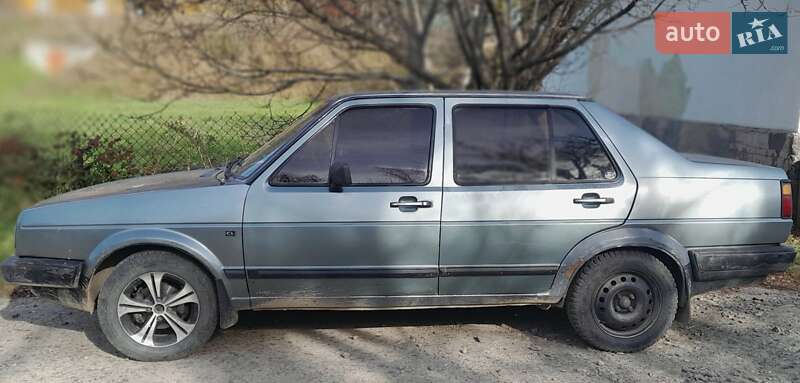 Седан Volkswagen Jetta 1985 в Чернівцях