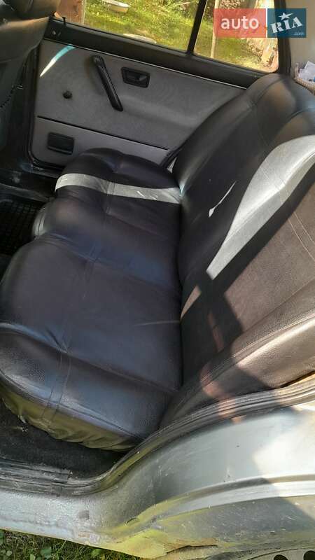 Седан Volkswagen Jetta 1985 в Чернівцях