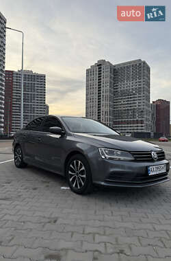 Седан Volkswagen Jetta 2016 в Киеве