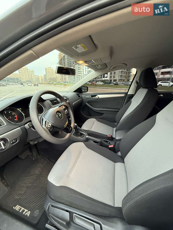 Седан Volkswagen Jetta 2016 в Києві фото 12 Седан Volkswagen Jetta 2016 в Києві