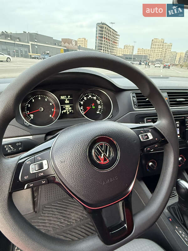 Седан Volkswagen Jetta 2016 в Києві фото 18 Седан Volkswagen Jetta 2016 в Києві