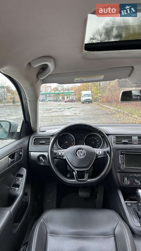 Седан Volkswagen Jetta 2015 в Лубнах