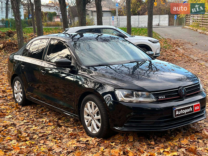 Седан Volkswagen Jetta 2015 в Киеве