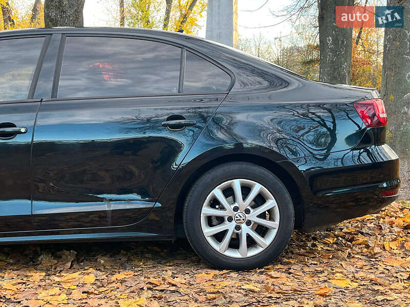 Седан Volkswagen Jetta 2015 в Киеве