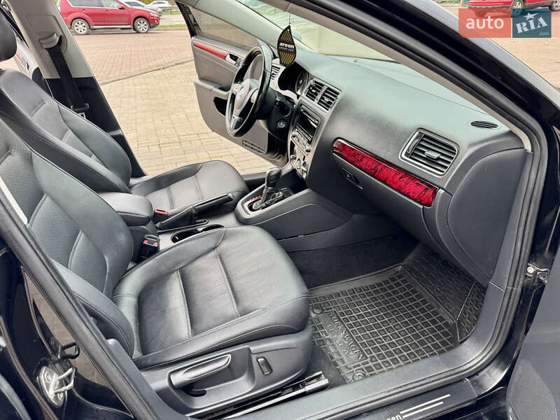 Седан Volkswagen Jetta 2014 в Киеве